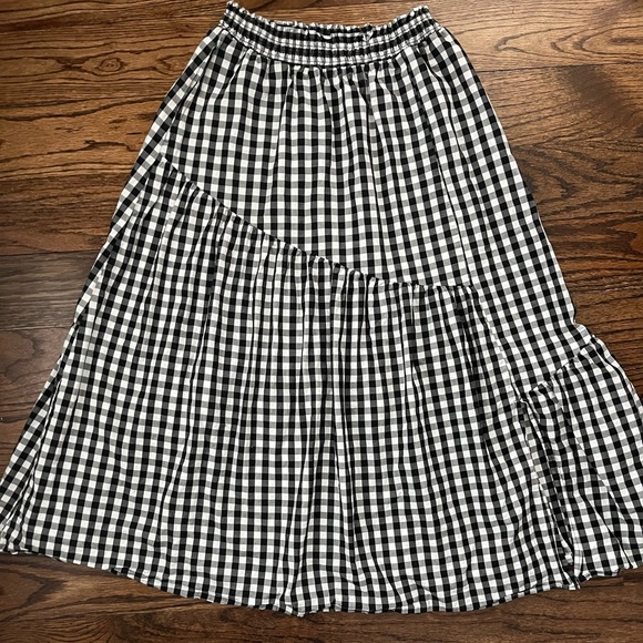 Who What Wear Dresses & Skirts - Black and White Elastic Waist Gathered Gingham Midi Skirt. Size XS